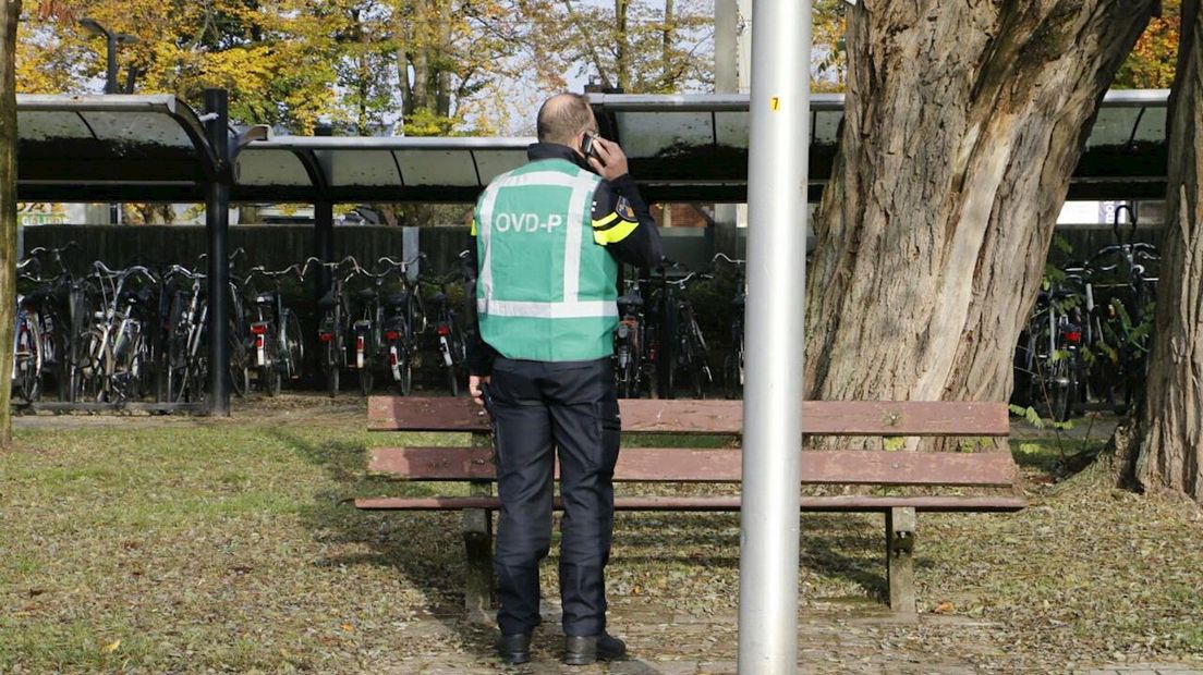 Politie doet onderzoek bij station Wierden