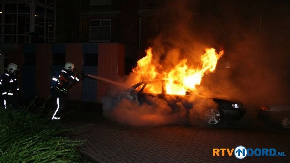 Diezelfde avond is in Winschoten een auto in brand gestoken