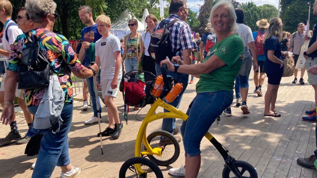 Brigitte van der Laan gaat met een Alinker de 4Daagse lopen.