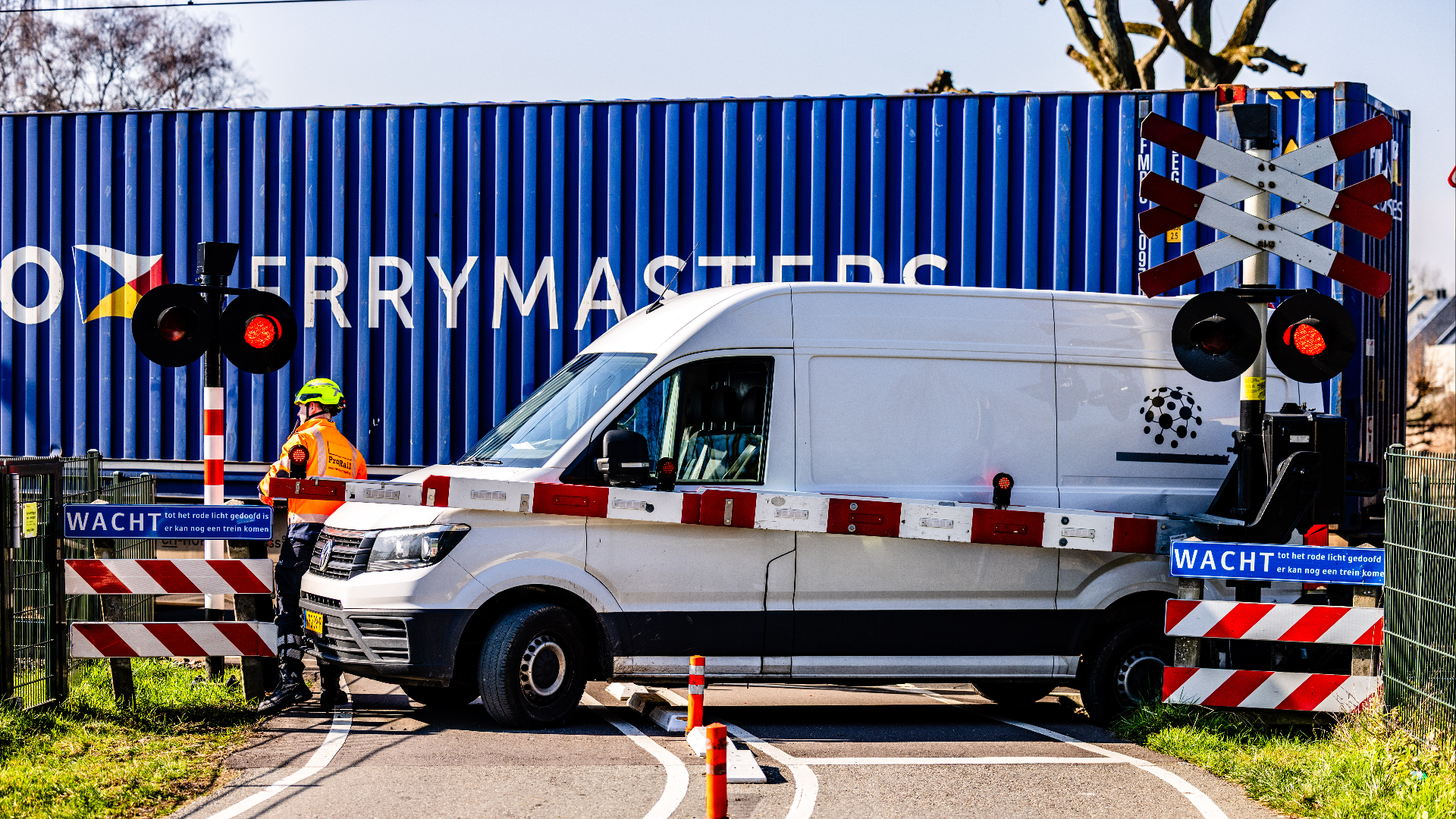 Ongeluk op spoorwegovergang in Dordrecht.