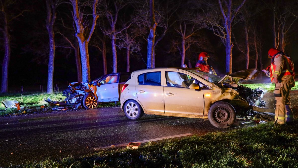 112-nieuws: Twee auto's botsen in Niebert