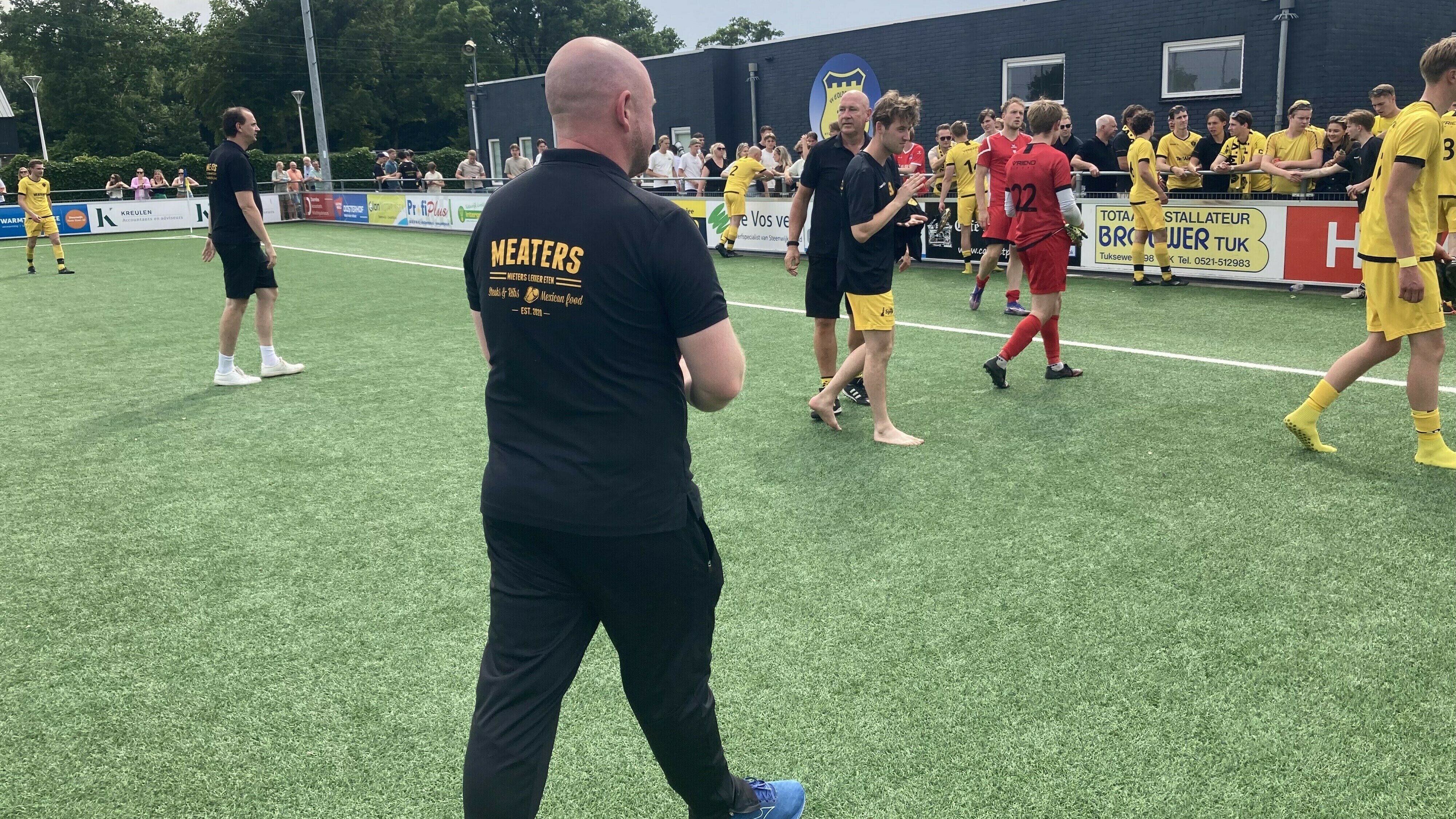 Benutte buitenkans Belah helpt Meadows’ Alcides langs FC Meppel