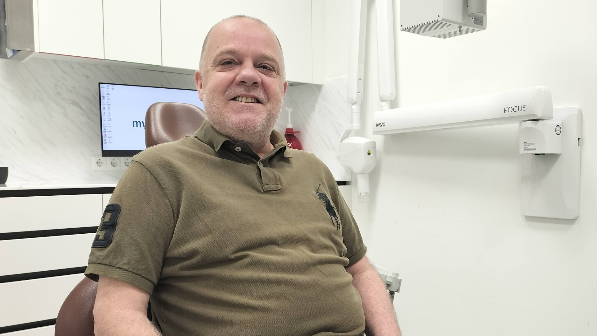 Marcel durft - min of meer - weer naar de tandarts.