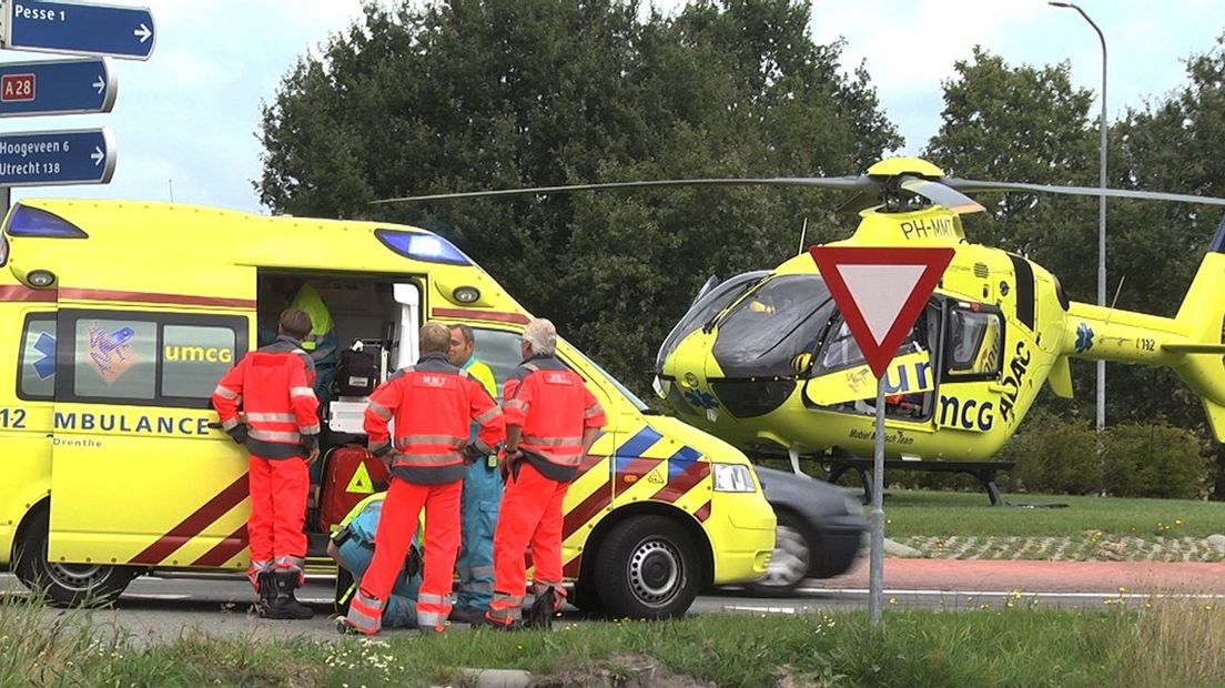 De man werd per ambulance vervoerd