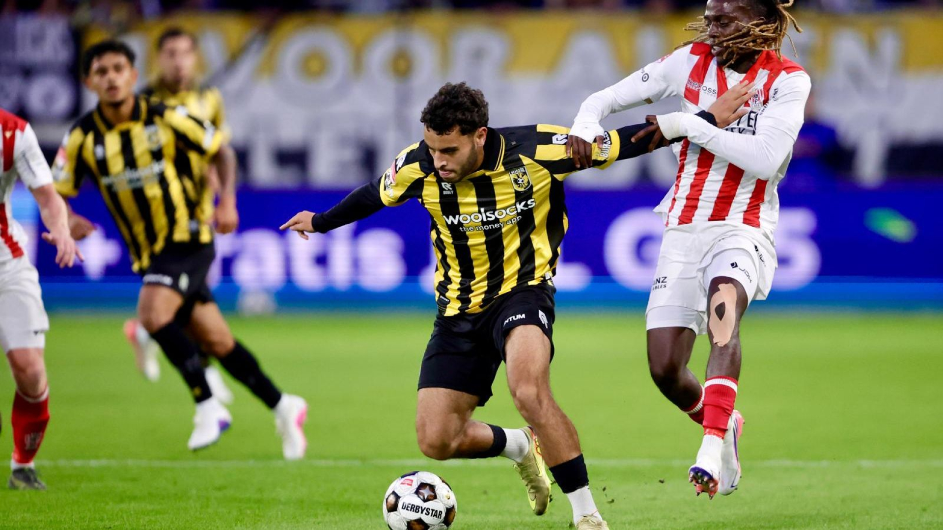 LIVE | Vitesse heeft het lastiger na de gelijkmaker van TOP Oss