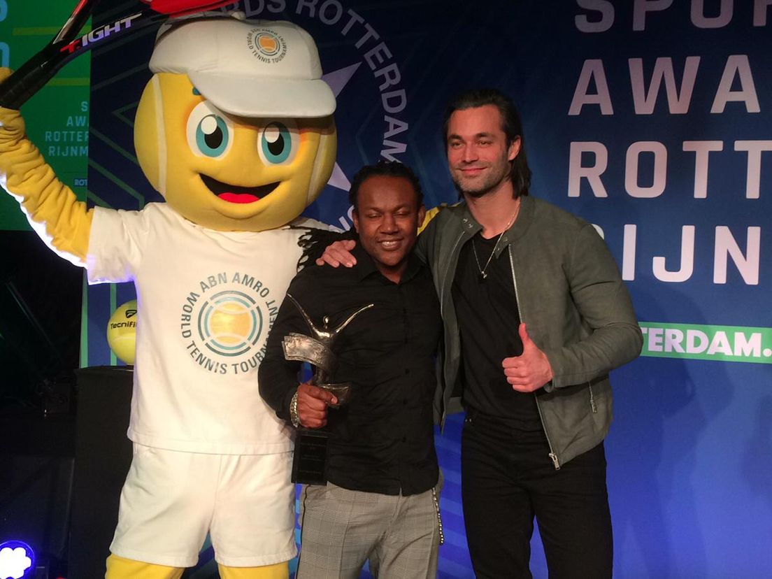 Noël Soares Brazão pakte de 'Meer dan Sport Award'