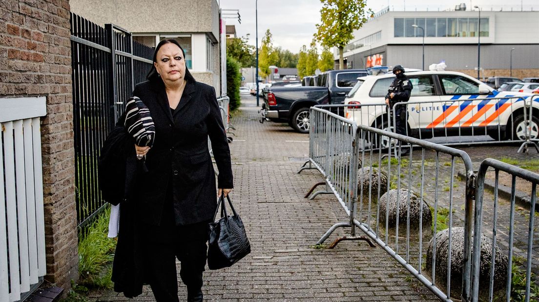 Inez Weski, advocaat van Ridouan T., bij de extra beveiligde rechtbank in Amsterdam-Osdorp.