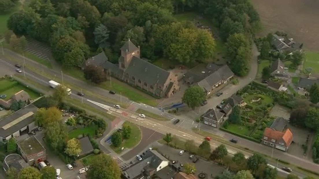 Mariënheem is het enige dorp in Nederland waar een rijksweg dwars doorheen loopt