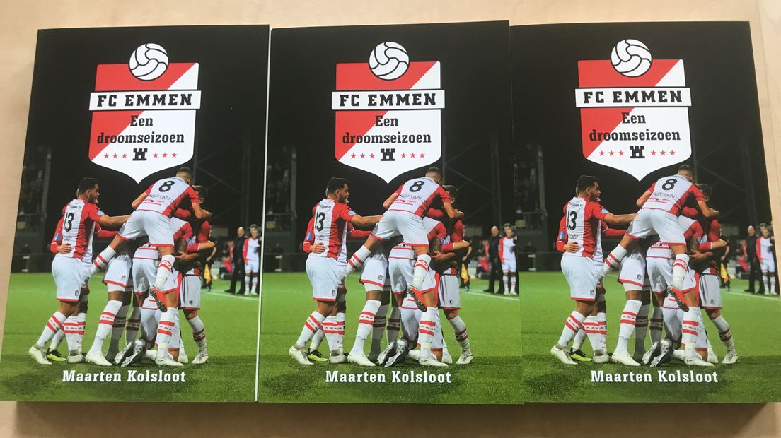 Het boek over het seizoen van FC Emmen, geschreven door Maarten Kolsloot (Rechten: Margriet Benak/RTV Drenthe)