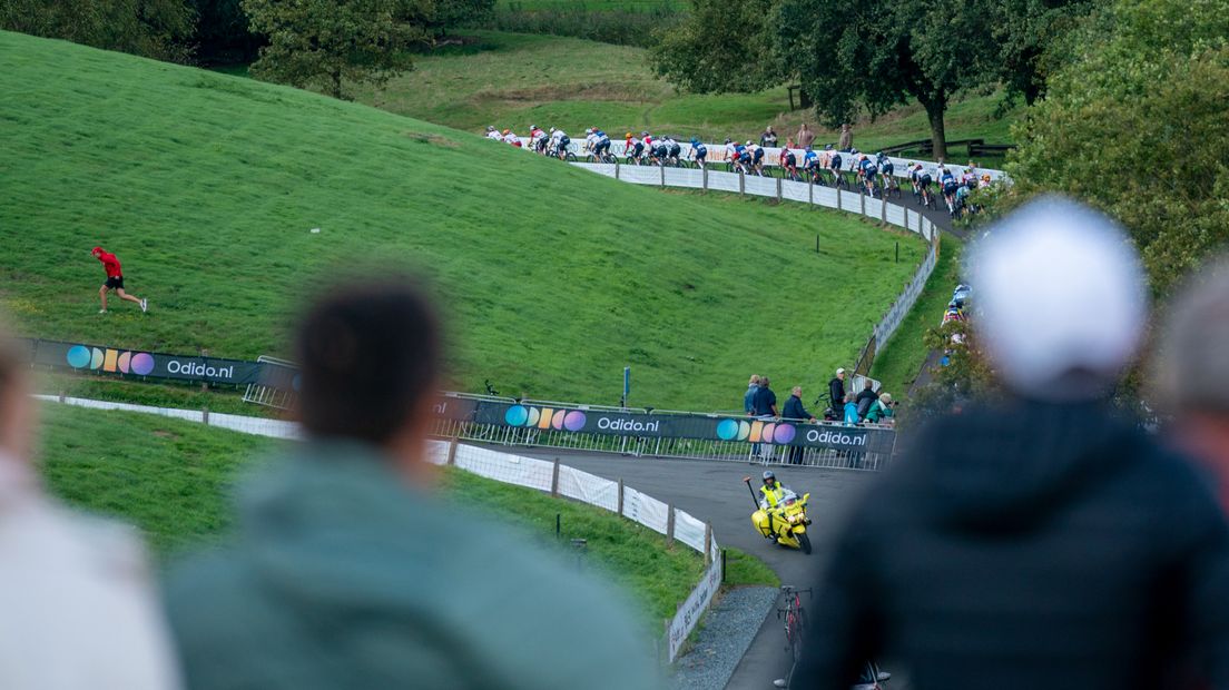 De wegrit voor vrouwen op het EK wielrennen