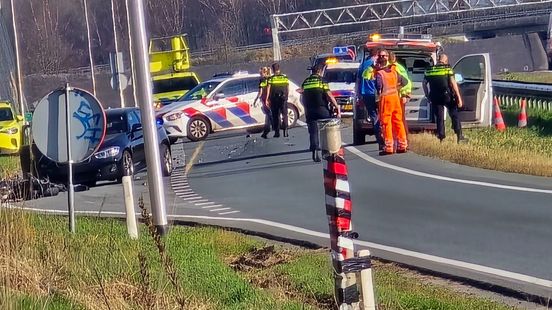 Aanrijding auto met motor: motorrijder gewond. Aanrijding auto met motor: motorrijder gewond.