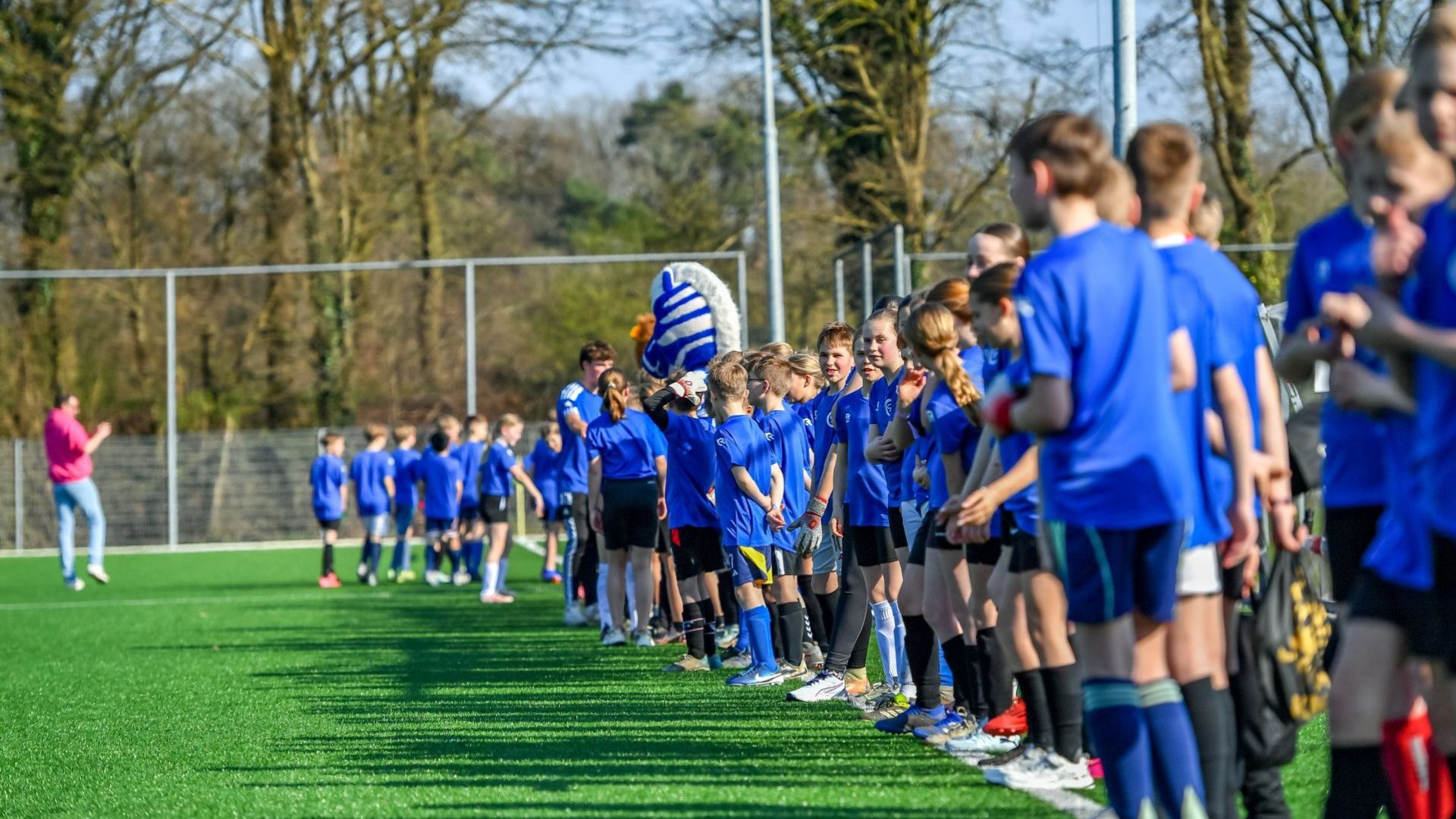 Bijna 150 kinderen starten met De Graafschap Verbindt Naober Competitie.