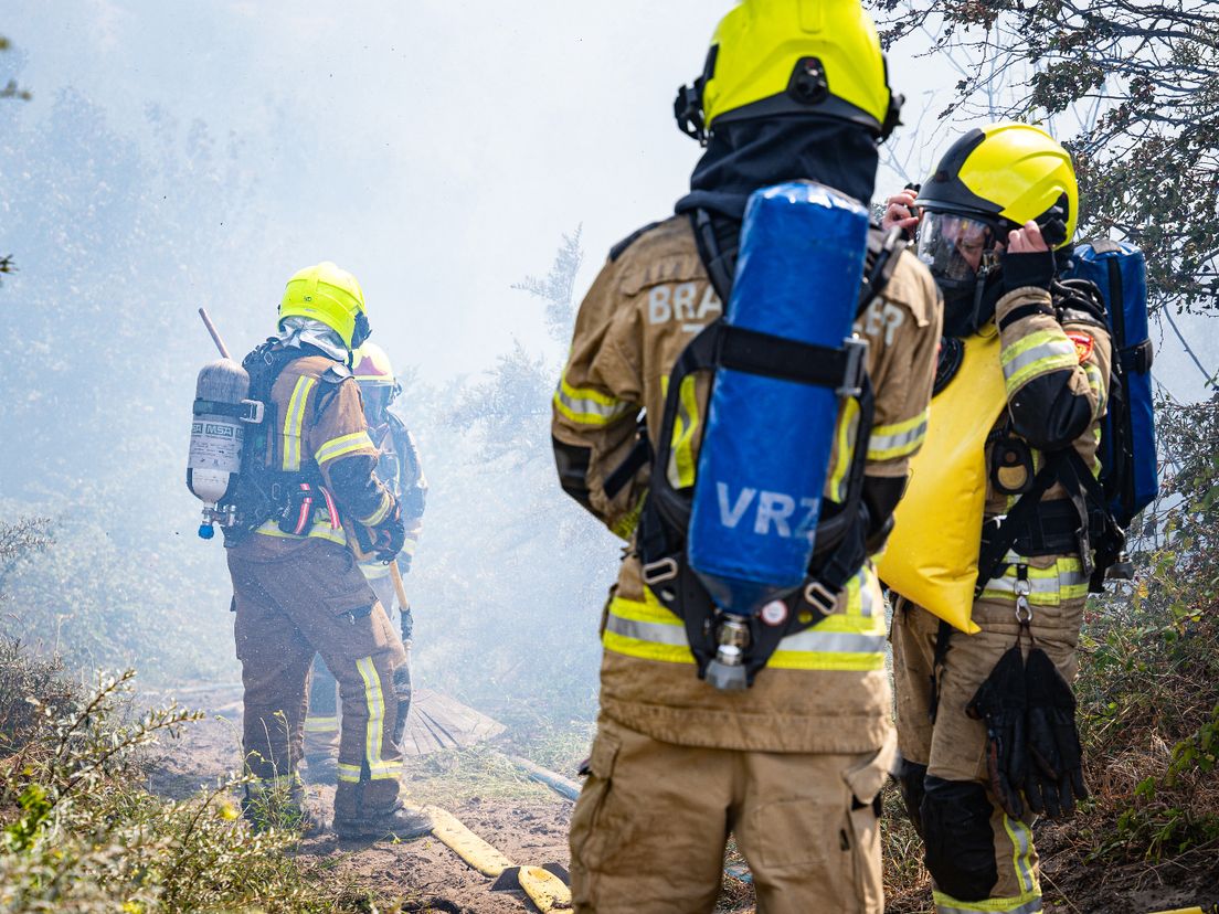 Het blussen van de brand duurde ruim zeven uur.