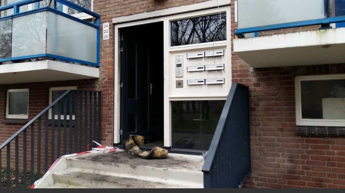 'Het was mijn ergste nachtmerrie ooit.' Dat zegt een bewoonster van het appartementencomplex in Zutphen waar in de nacht van maandag op dinsdag brand was uitgebroken. Het vuur woedde in het trappenhuis van het gebouw aan de Aert van Nesstraat.