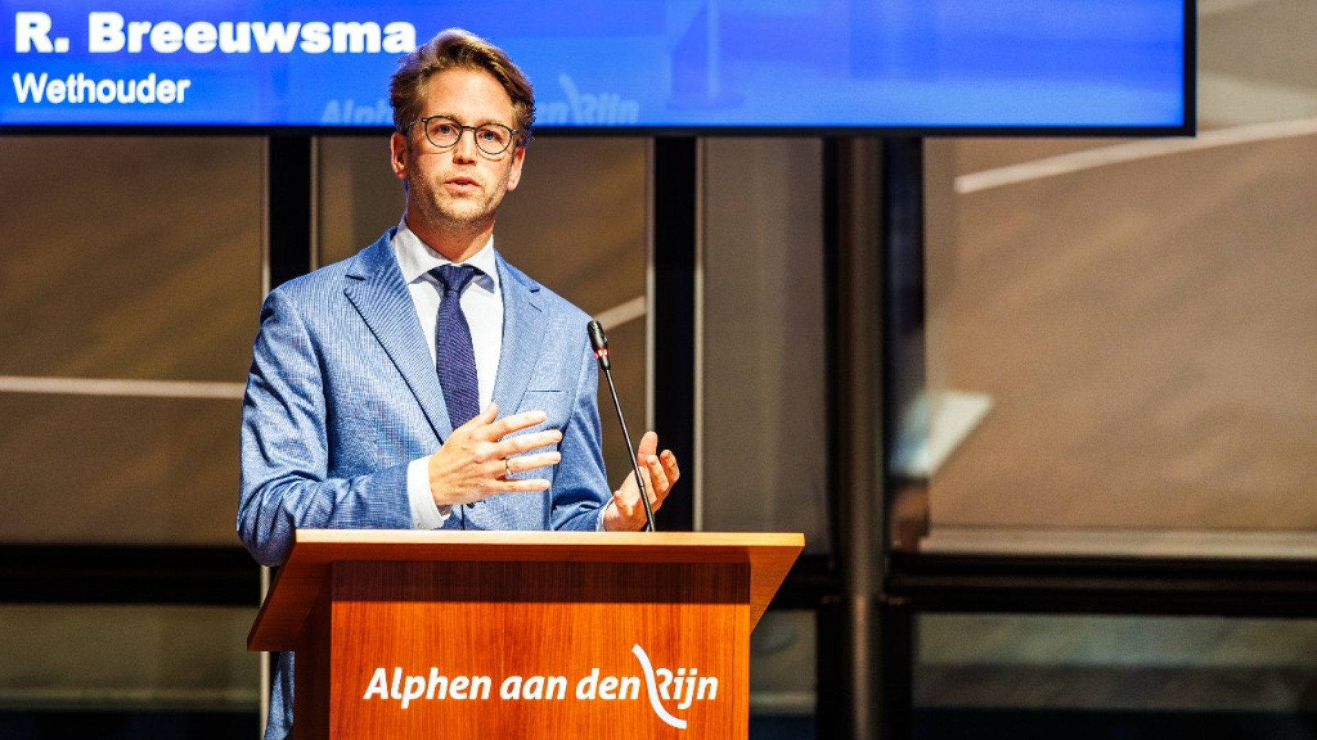 Relus Breeuwsma, wethouder in de gemeente Alphen aan den Rijn
