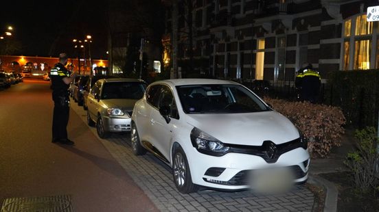 Man laat na steekincident bloedspoor achter