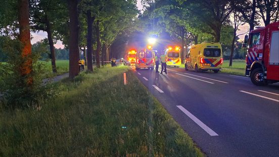 Ernstig ongeluk op N224: één dode en één gewonde bij botsing. Ernstig ongeluk op N224: één dode en één gewonde bij botsing.