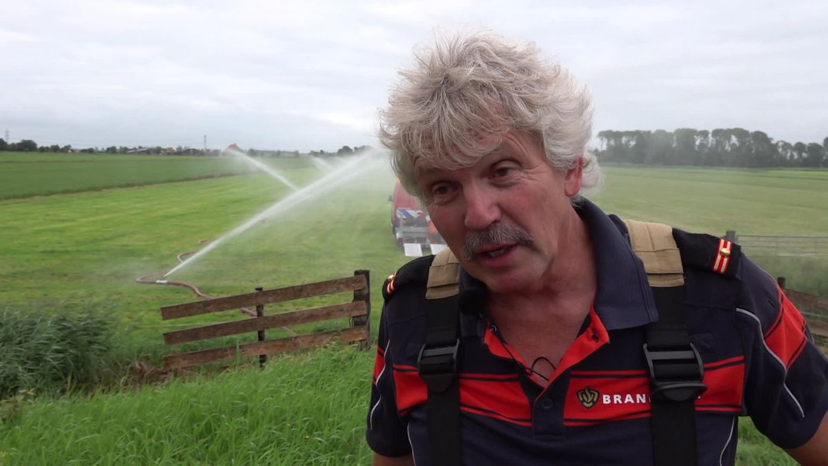 De brandweerploeg in Kuinre testte de nieuwe blusmethode in de praktijk