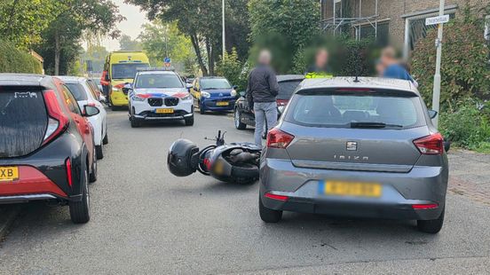 Scooterrijder gewond na botsing met auto