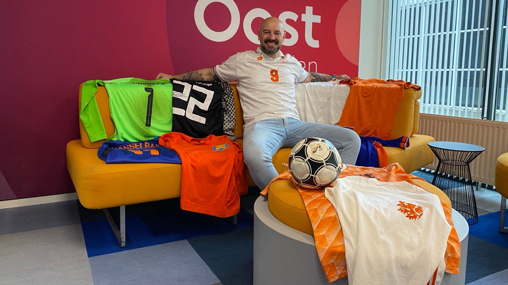 Scoor het Ruud Gullit voetbalshirt van Bud bier