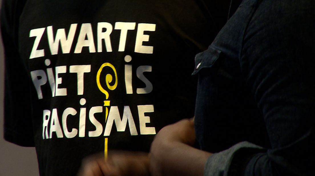 Tegenstanders van Zwarte Piet uit Amsterdam en Rotterdam komen zaterdag samen naar de landelijke intocht in Meppel. (Rechten: RTV Drenthe/Jeppe Oostenga)