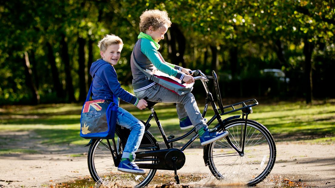 Kom achter die tablet vandaan en ga eropuit!