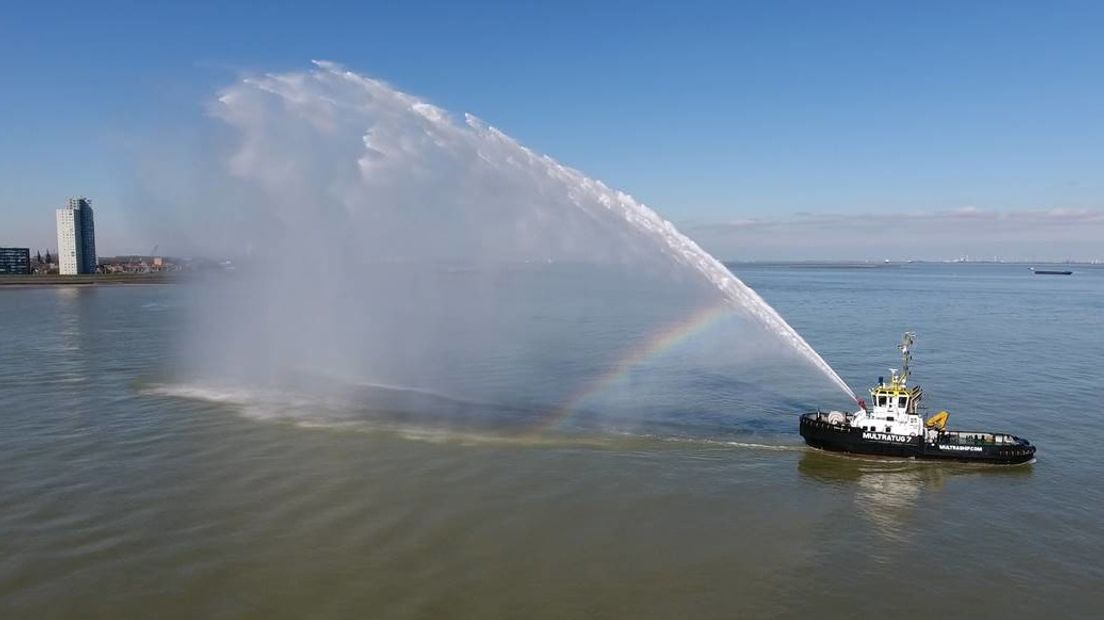 Scheepshoorns klinken in Terneuzen en Vlissingen als waardering voor zorgverleners