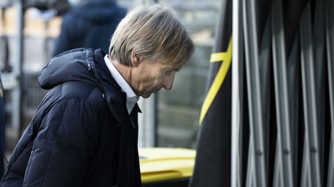 Willem II coach Adrie Koster teleurgesteld na afloop van een Eredivisiewedstrijd