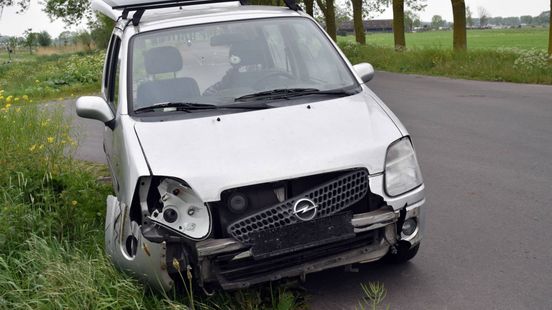 Aanrijding tussen twee auto's • politie naar woningoverval