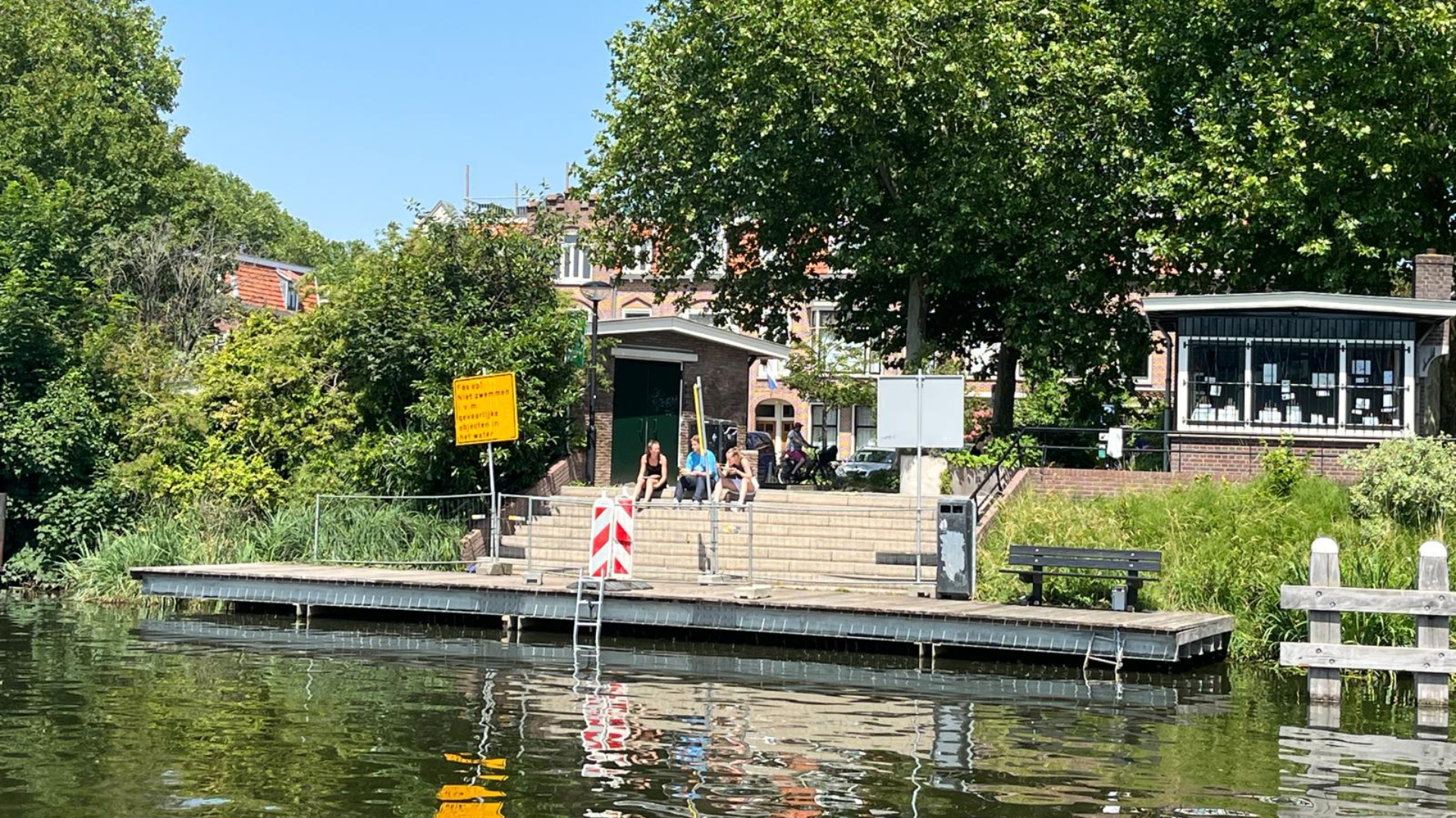 Populaire Utrechtse zwemplek afgesloten na vondst ijzeren staaf in water