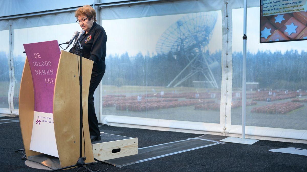 Achthonderd mensen lezen namen in Westerbork