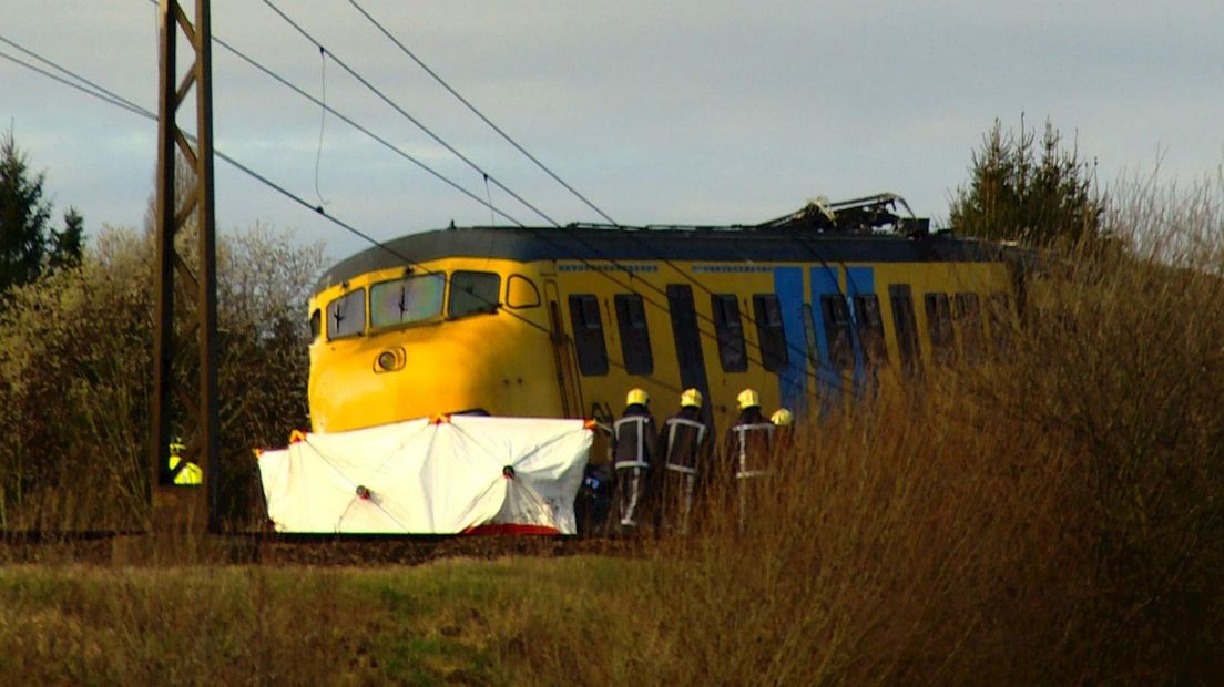 Trein ontspoord bij Teuge, geen treinverkeer mogelijk tussen Deventer en Apeldoorn