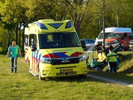 Buggy belandt in sloot in Assen, bestuurder gewond