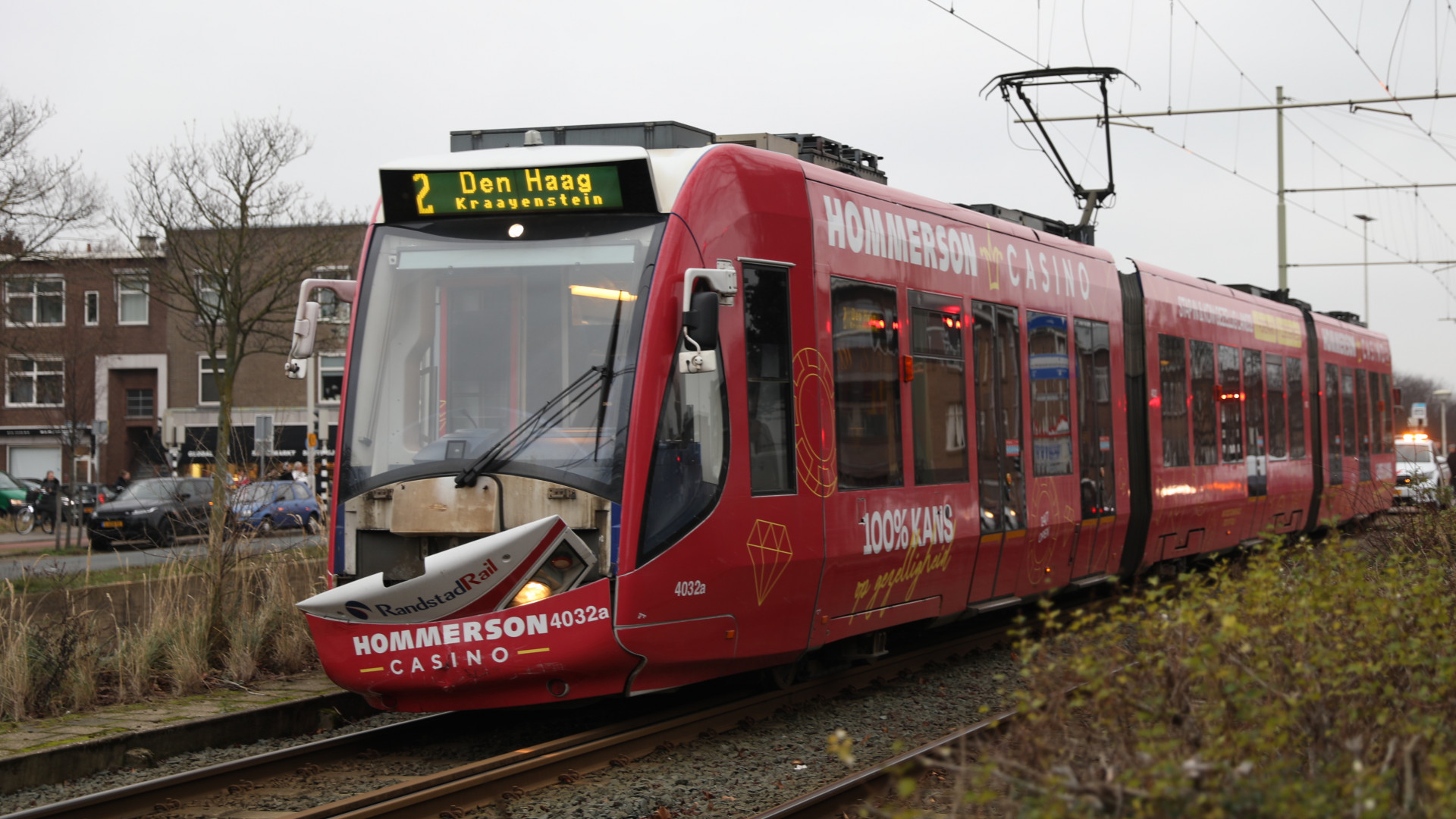 Taxi wordt aangereden door tram.