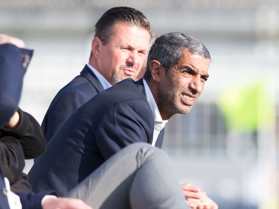 Mourad Mghizrat op de bank bij Quick Boys