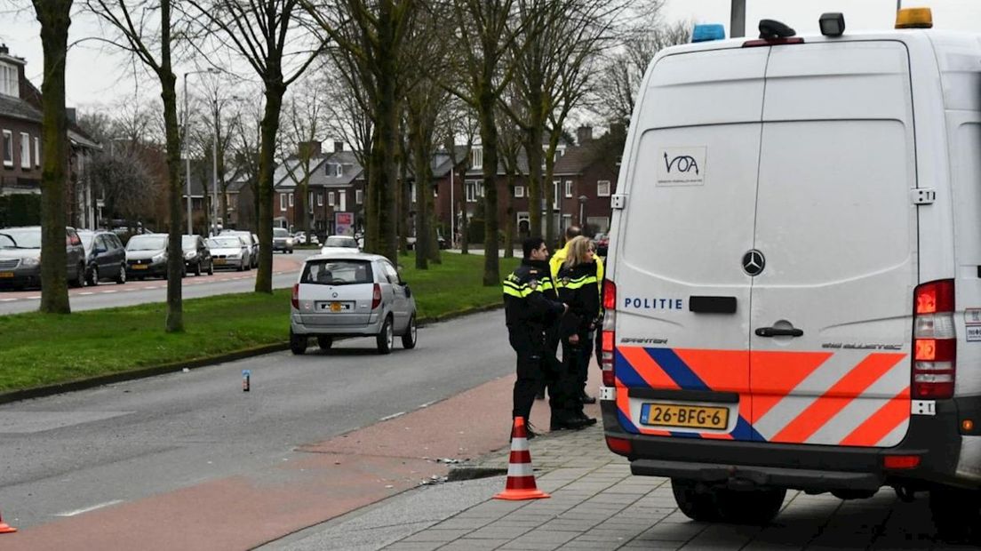 Fietsster gewond bij aanrijding op Varviksingel in Enschede