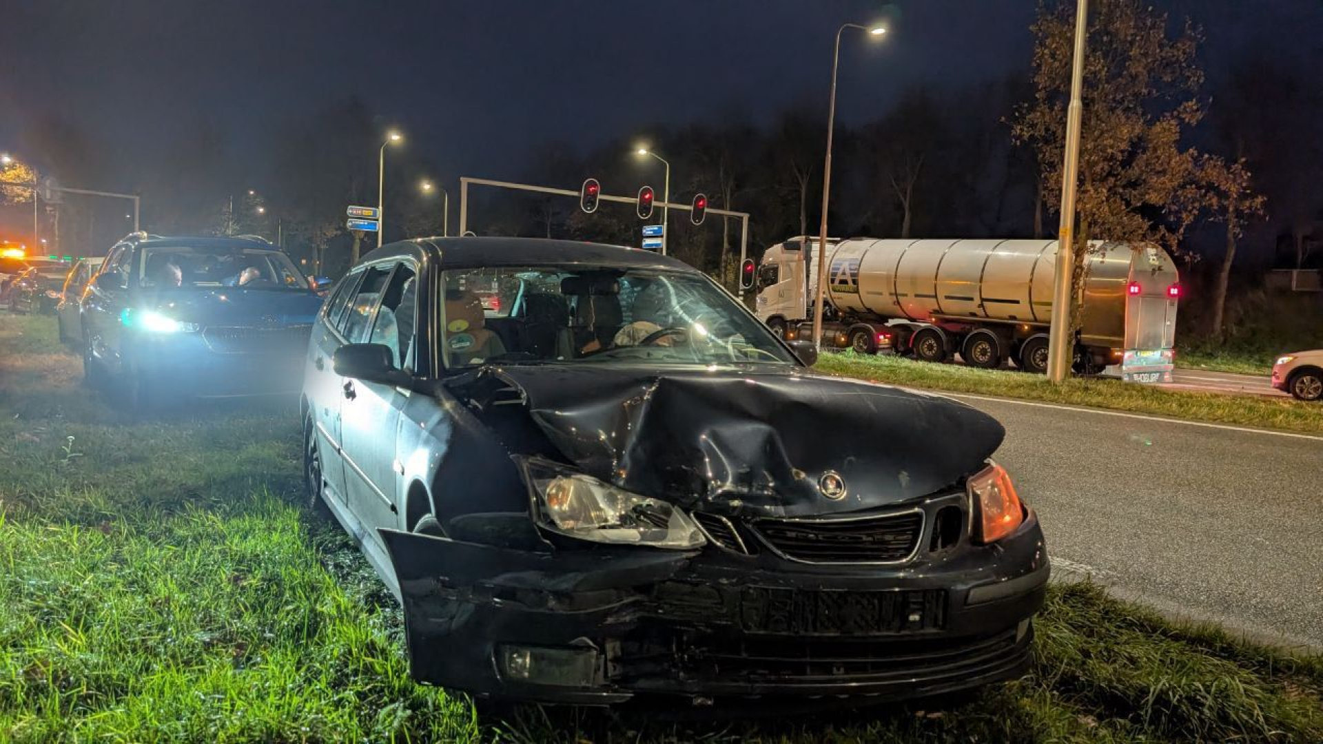Veel schade bij ongeval • brand bij papierfabriek.