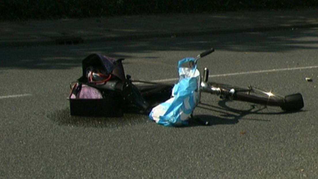 Fietsster ernstig gewond in Ede