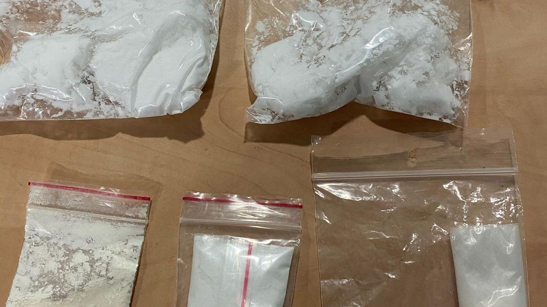 Bij de man werden verschillende soorten harddrugs gevonden