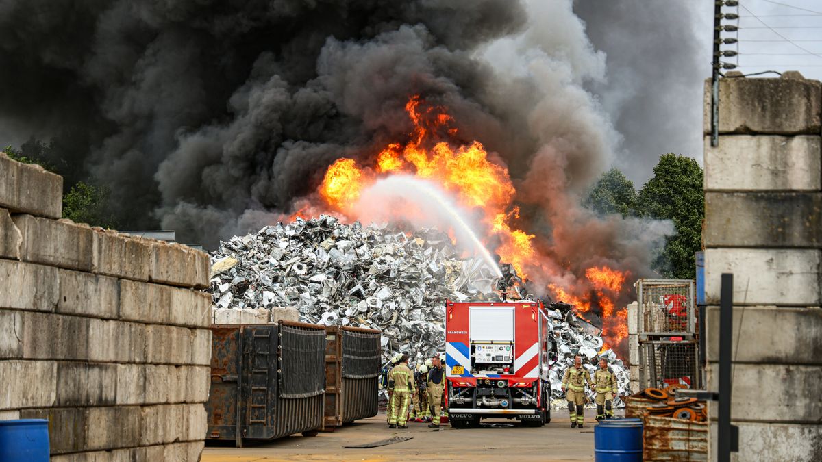 Brand bij metaalbewerker Emmen geblust, geen gevaarlijke stoffen gemeten
