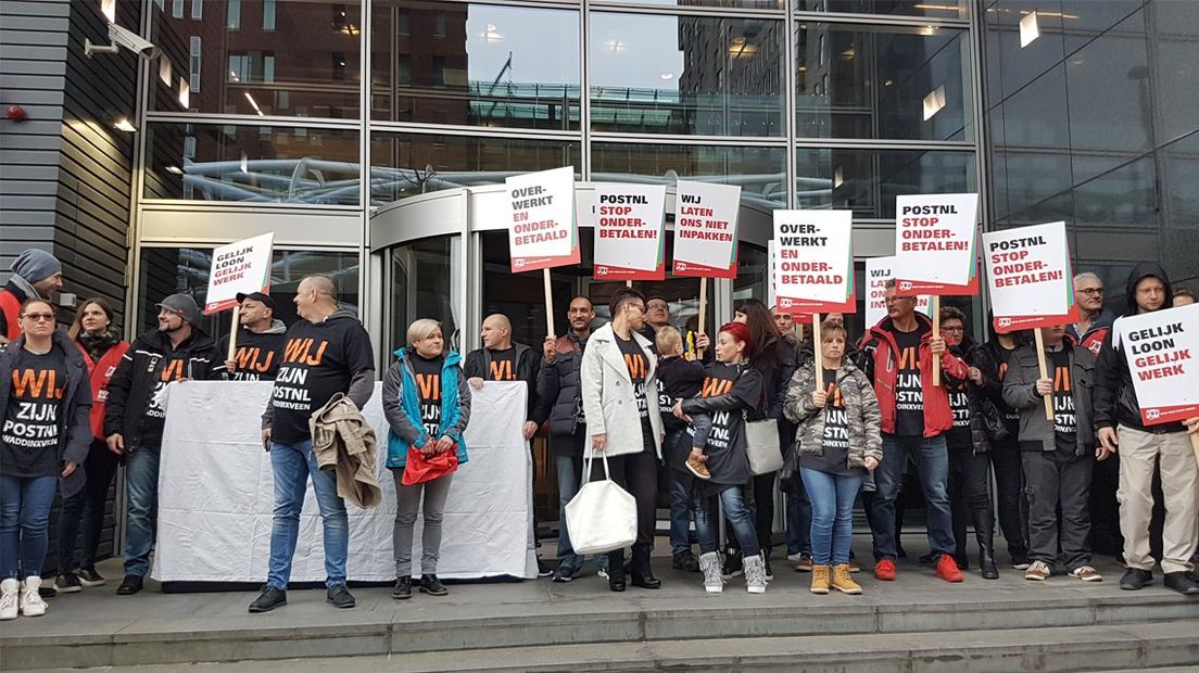 Postsorteerders uit Waddinxveen bij een protest in 2017.