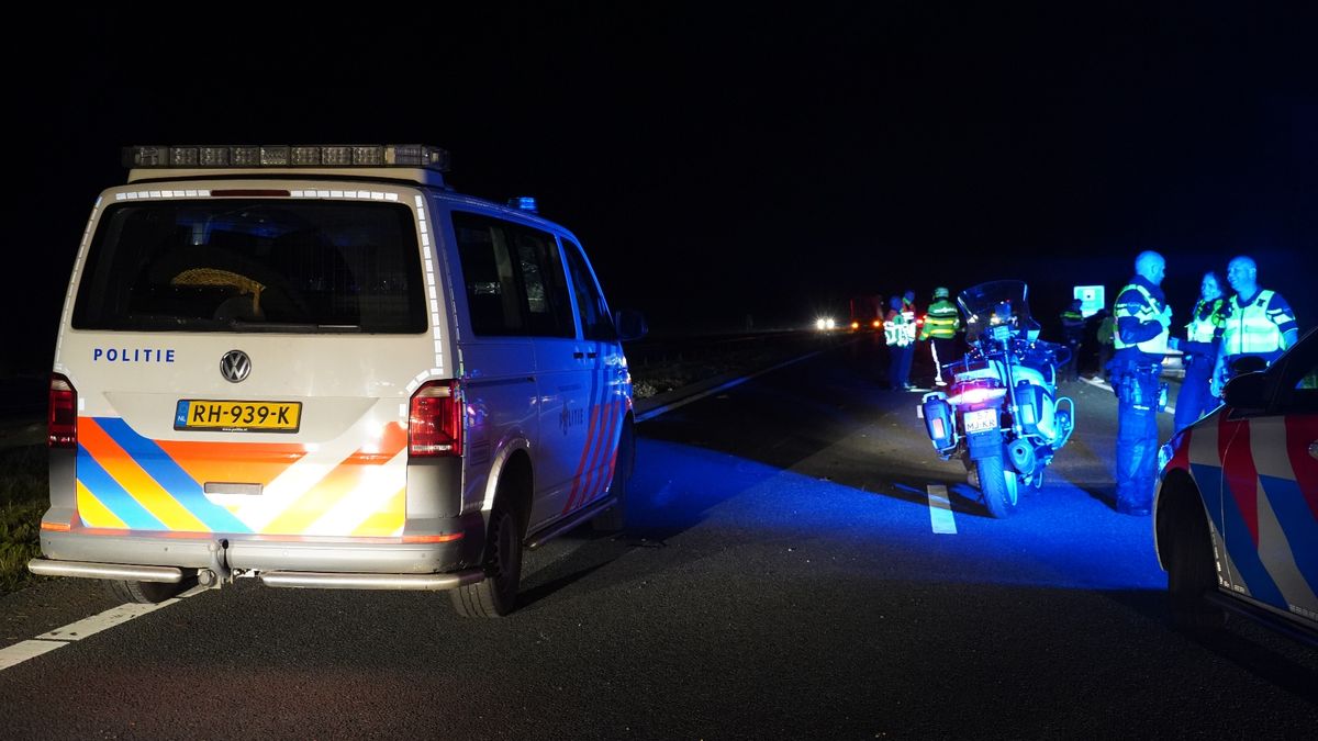 Motorist’s Car Overturns on A7 Near Tolbert, Road Closed Between Leek and Boerakker