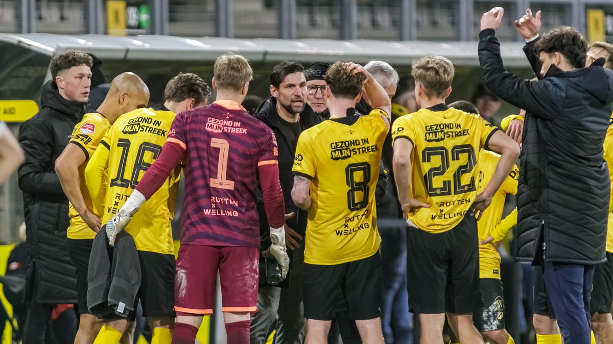 Prestigeprooi ontglipt de Roda-hyena's, met déjà vu voor de trainer: 'Hebben het veld kapotgetrapt'