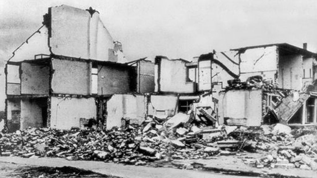 De huizen aan de Ceintuurbaan waren volledig verwoest door de v2-raket
