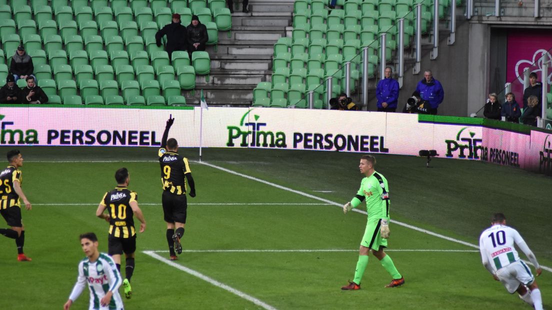 Vitesse heeft zondagmiddag geen goede zaken gedaan in Groningen. De ploeg kon aanhaken bij de top drie, maar ging bij het kwakkelende FC Groningen met 4-2 onderuit. En dat kon de ploeg alleen zichzelf verwijten, want er ging een hoop fout.