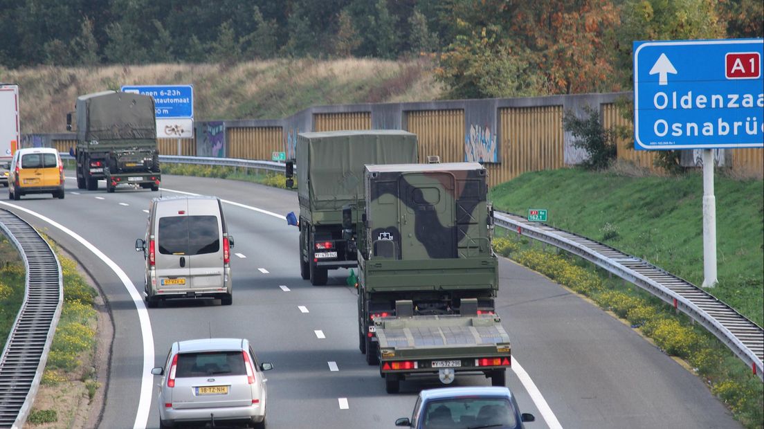 Duitse militaire voertuigen op de A1