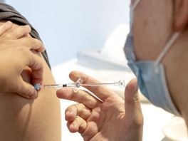 Stormloop bij GGD'en in Overijssel voor coronavaccinatie zonder afspraak