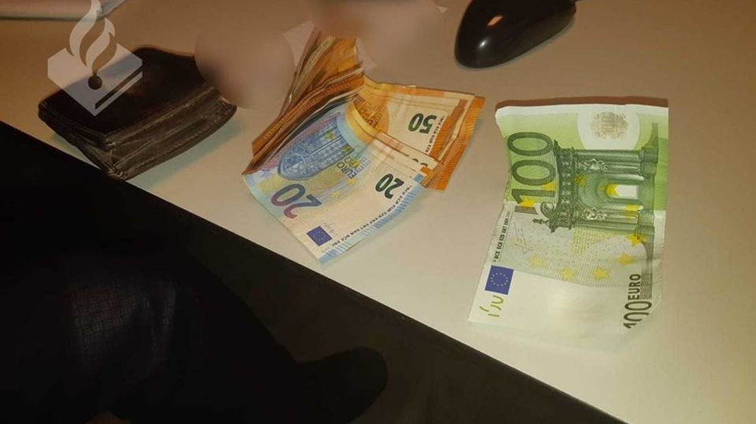 Belg brengt portemonnee met meer dan duizend euro terug