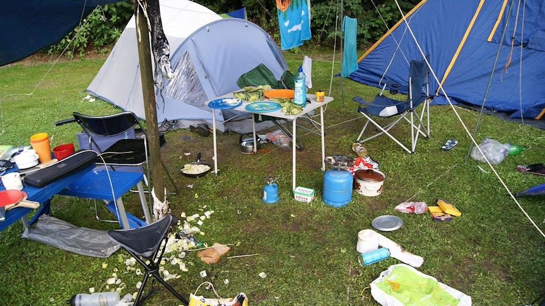 Drie Deventer tieners gewond op camping