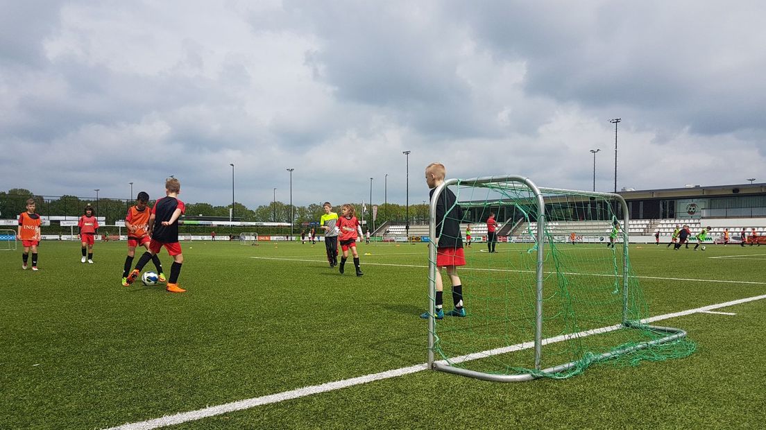 Bij welke Drentse sportclubs gaat de jeugd binnenkort weer trainen? (Rechten: RTV Drenthe/Jasmijn Wijnbergen)